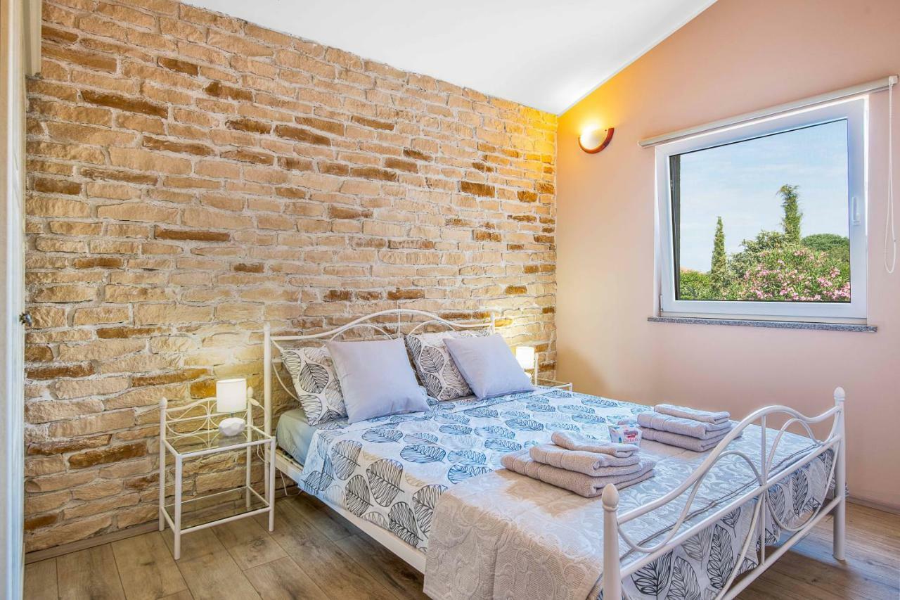 Haus Vita Pula Exterior foto
